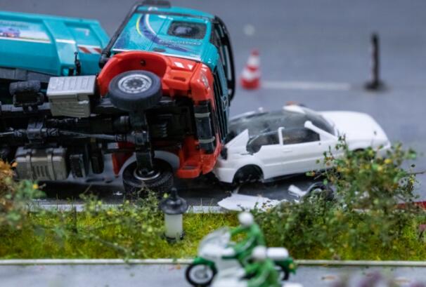​中国每年都发生近20万起交通事故是怎么回事  中国每年都发生近20万起交通事故具体情况