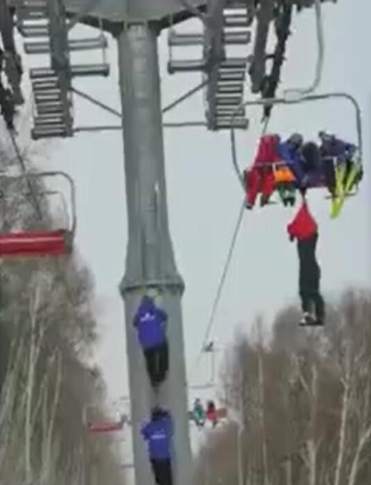 张家口一游客从滑雪场缆车滑落是怎么回事 张家口一游客从滑雪场缆车滑落是什么情况