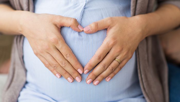 女子怀孕八个月流浪街头是怎么回事 女子怀孕八个月流浪街头是什么情况