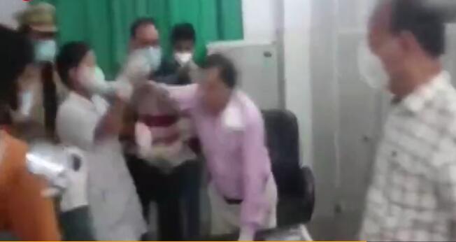 印度医生跟护士打起来了是怎么回事 印度医生跟护士打起来了是为什么