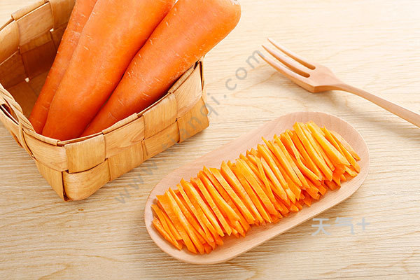 白萝卜和胡萝卜能一起吃吗 吃萝卜的注意事项