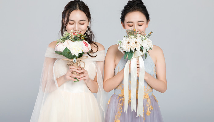 伴娘需要做什么伴娘在婚礼上需要做什么