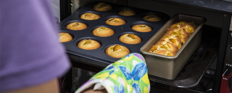 用烤箱烤戚风蛋糕的温度和时间 用烤箱烤戚风蛋糕的温度和时间要多长