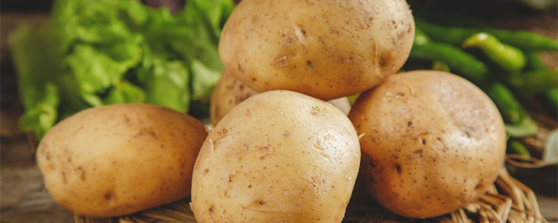 红皮土豆和黄皮土豆区别 红皮土豆和黄皮土豆区别是什么