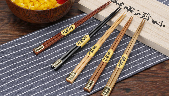 筷子插在饭上意味什么 饭里插筷子什么意思