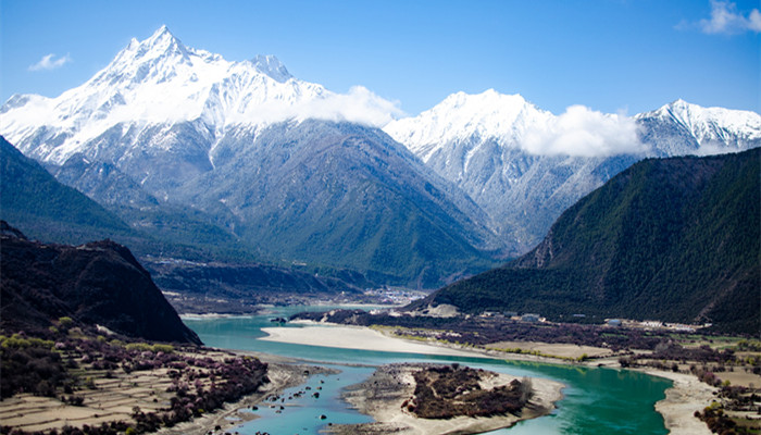 雅鲁藏布江大峡谷形成的原因 雅鲁藏布江大峡谷产生的原因是什么