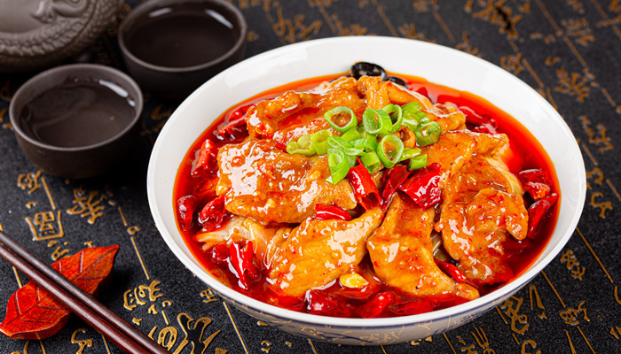 口条因其主要食材为猪舌或牛舌,在市场挑选时一定要新鲜的,新鲜的猪