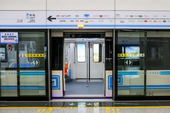 郑州地铁r3号线图片