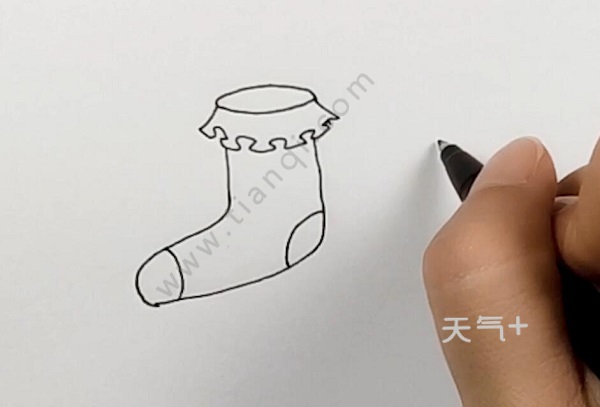 短袜简笔画怎么画 漂亮的短袜怎么画