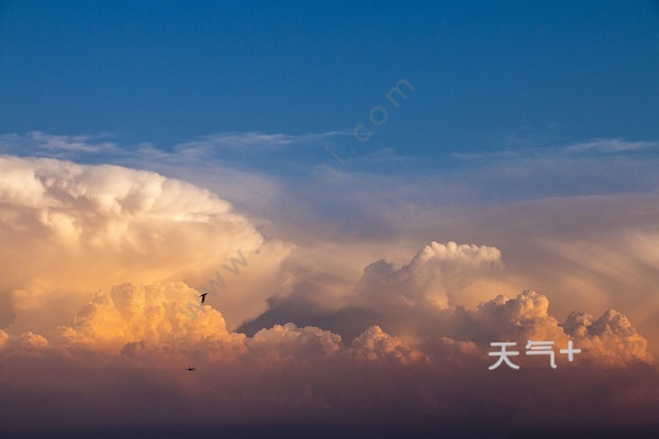 讚美火燒雲晚霞的唯美短句 讚美夕陽晚霞的唯美短句