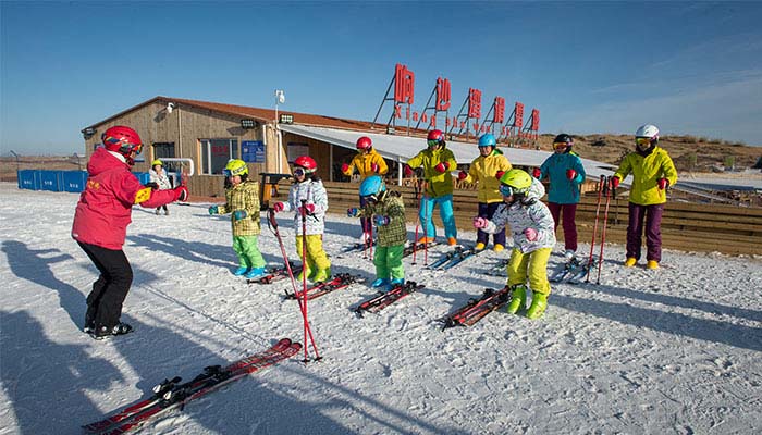 响沙湾什么时候能滑雪 响沙湾滑雪场开放时间