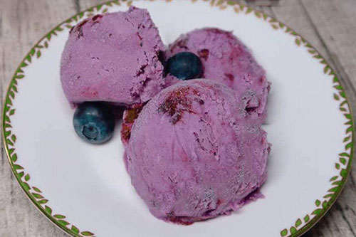 蓝莓冰淇淋的做法 自制蓝莓冰淇淋的方法