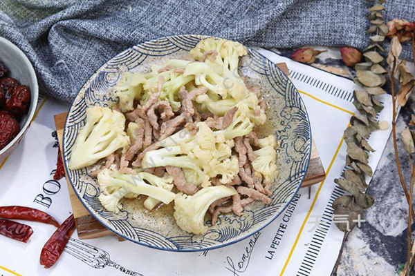 花菜炒肉的做法 怎麼做花菜炒肉好吃