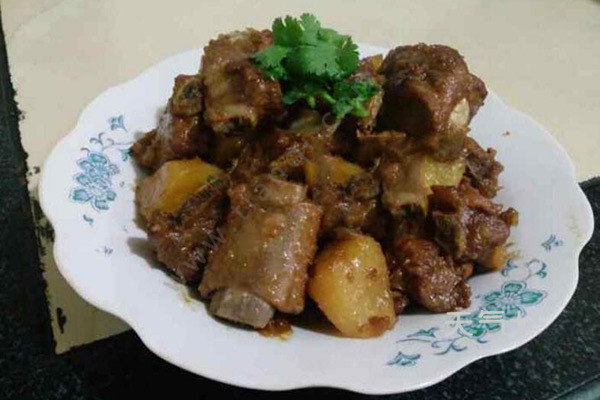 咋样做排骨炖土豆 tqjia