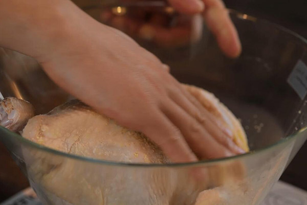 盐焗鸡的正宗做法 盐焗鸡怎么做好吃