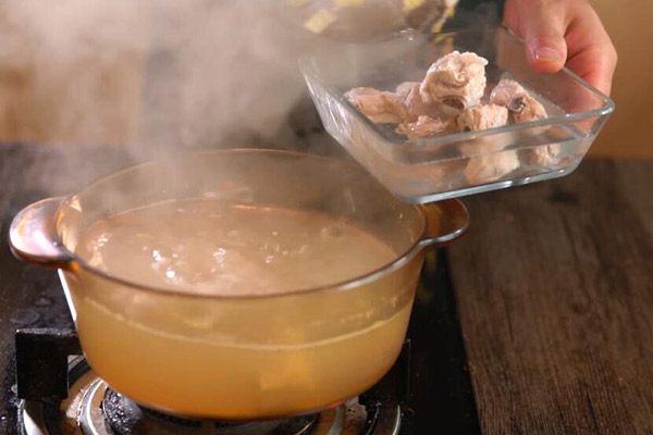 玉米排骨汤的家常做法 玉米排骨汤怎么做好吃