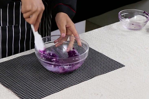在家怎么做紫薯松糕 紫薯松糕的家常做法
