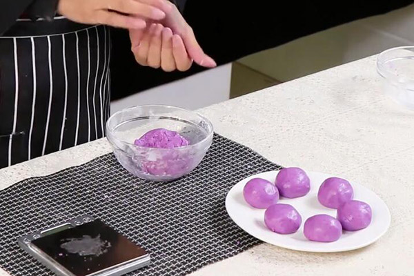 紫薯饼的家常做法 紫薯饼怎么做好吃