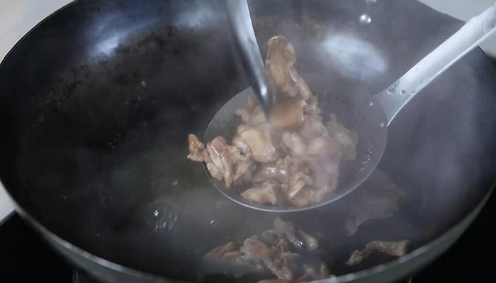 土豆焖鸡的做法 土豆焖鸡的家常做法