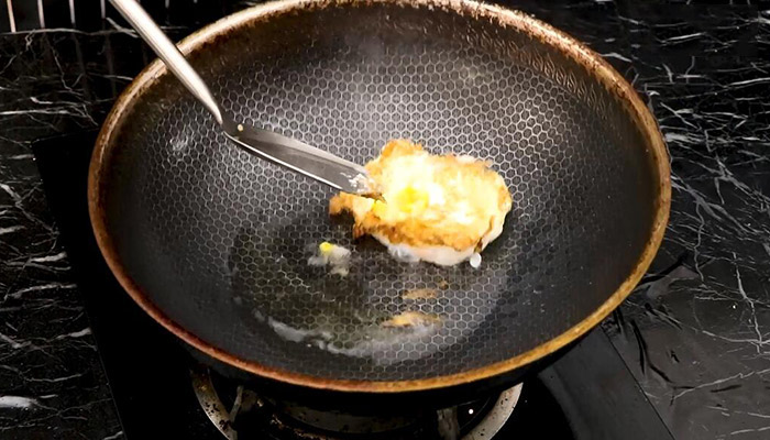 荷包蛋怎么煎好吃 荷包蛋的做法