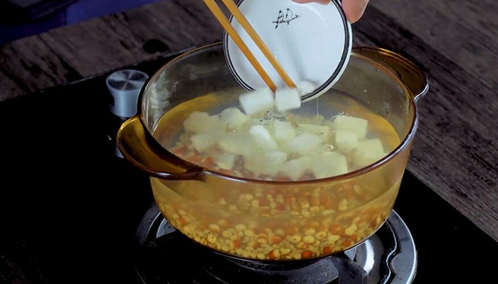 山药薏米芡实粥做法 家常芡实粥的做法