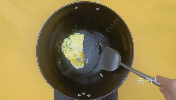 番茄炒鸡蛋盖饭怎么制作 tqjia