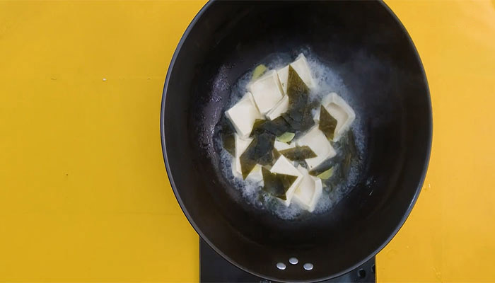 海带炖冻豆腐的做法 海带炖冻豆腐怎么做