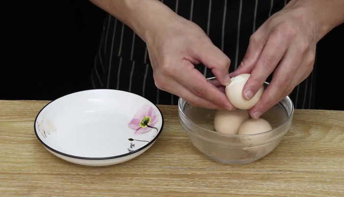 鸡蛋怎么做好吃 益母草煲鸡蛋的做法