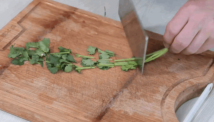 黑木耳黄花菜的做法 凉拌黑木耳黄花菜怎么做