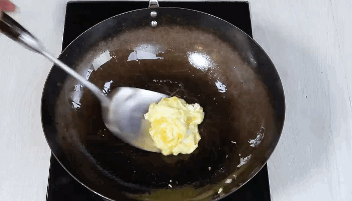 韭菜花炒鸡蛋的做法 韭菜花炒鸡蛋怎么做