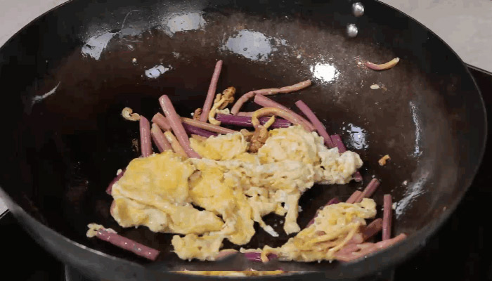 鸡蛋怎么炒好吃 蕨菜炒鸡蛋的做法