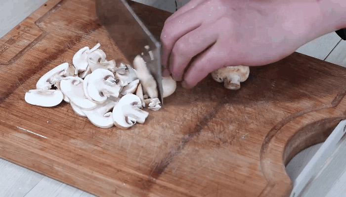 口蘑蕨菜汆豆腐的做法 豆腐怎么做好吃