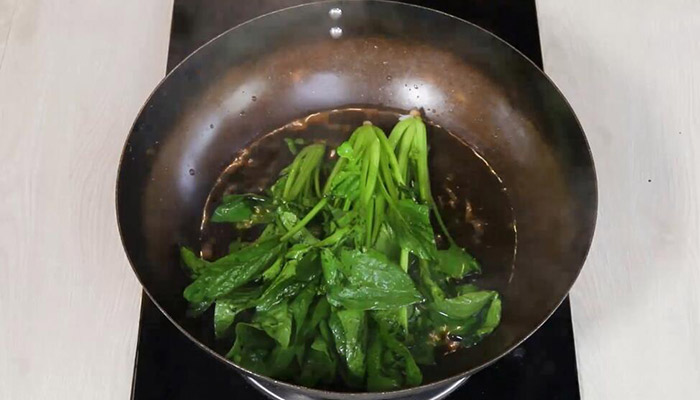 菠菜汤怎么做好吃 家常菠菜汤的做法