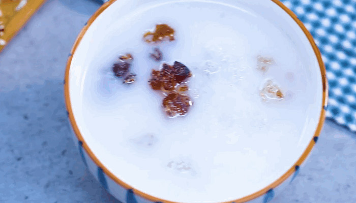 桃胶雪燕炖奶的做法 桃胶雪燕炖奶怎么做