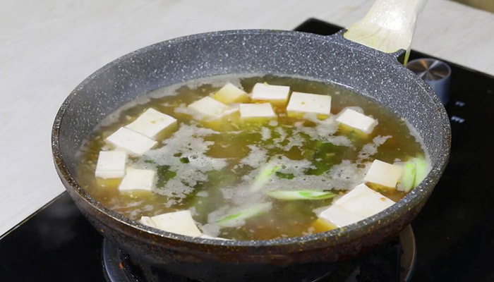 海带豆腐汤的家常做法 韩式海带豆腐汤做法