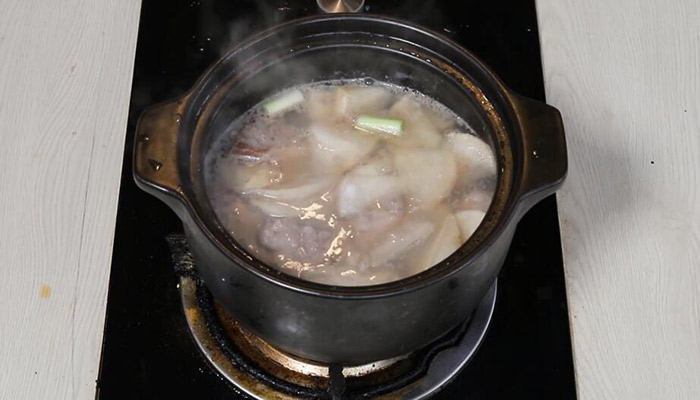 白萝卜排骨汤的做法 炖排骨汤的做法
