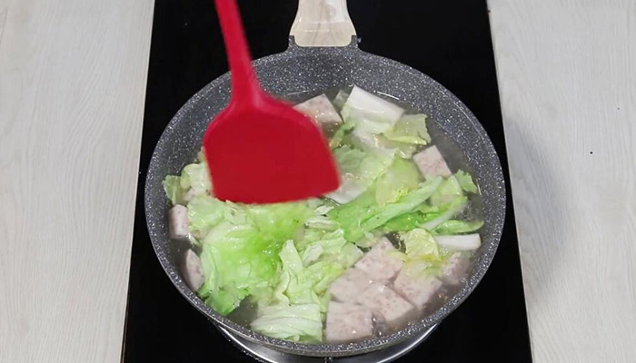 怎么做炖白菜 白菜炖香芋的做法