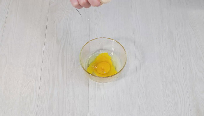 鸡蛋炒黄花菜的做法 鸡蛋和什么炒好吃
