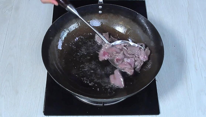 牛肉和什么炒好吃 牛肉炒凉薯的做法