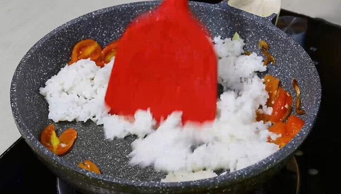 家常炒饭的做法 虾米炒饭怎么做