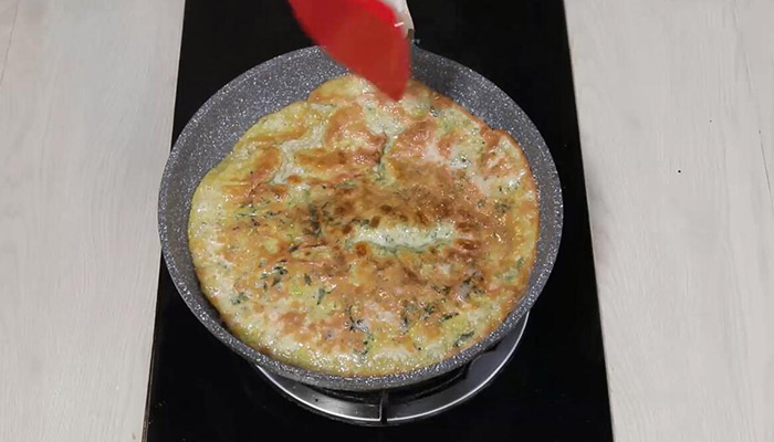 煎蛋怎么做 紫苏煎蛋的做法