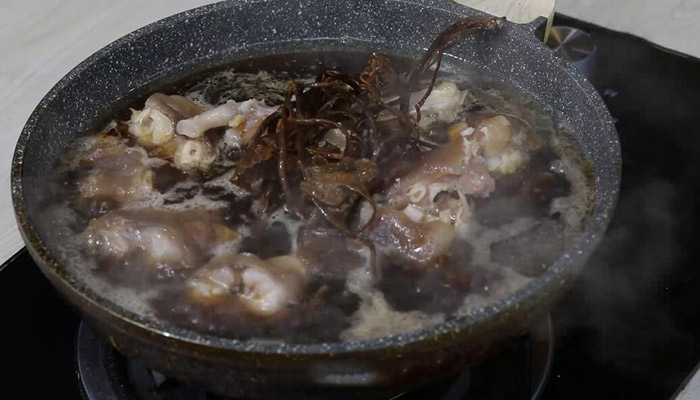 茶树菇猪蹄汤图片