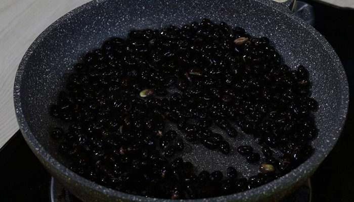 醋泡黑豆的正确做法 黑豆泡醋的做法