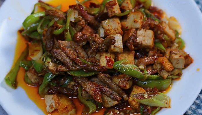 肉炒青椒豆腐的做法 肉炒青椒豆腐怎么做