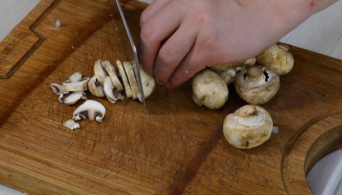奶油蘑菇汤怎么做 奶油蘑菇汤的做法