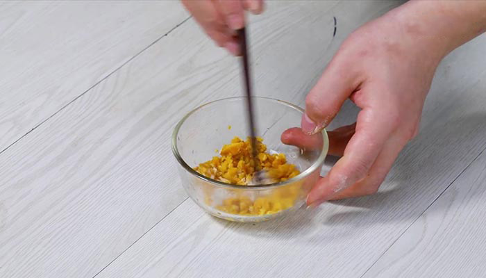 蛋黄蒸茄子的做法 蛋黄蒸茄子怎么做