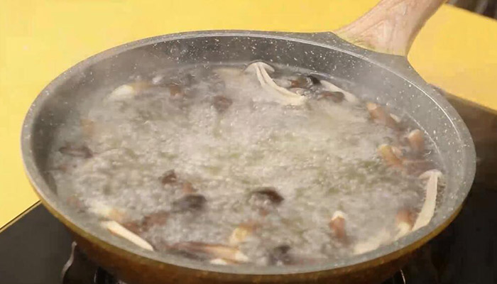 鸡枞菌豆腐汤的做法 鸡枞菌豆腐汤怎么做