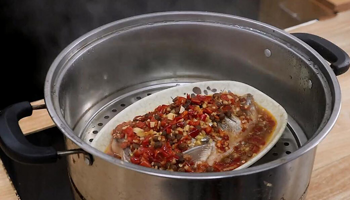 正宗的剁椒鱼头的做法 怎么做剁椒鱼头