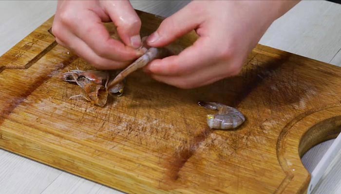 香炸凤尾虾的做法 怎样做香炸凤尾虾