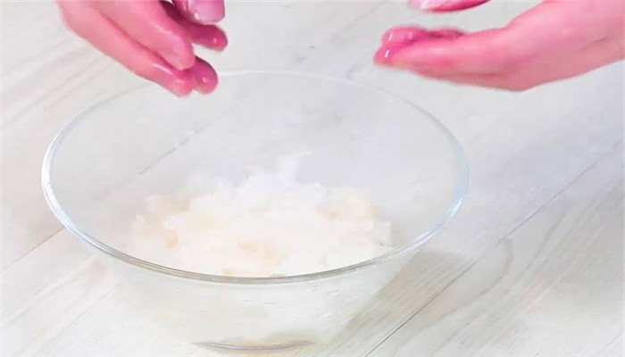 桃胶皂角米炖银耳的做法 桃胶皂角米炖银耳怎么做